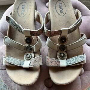 Taos Leather Snakeskin Sandals Size 9